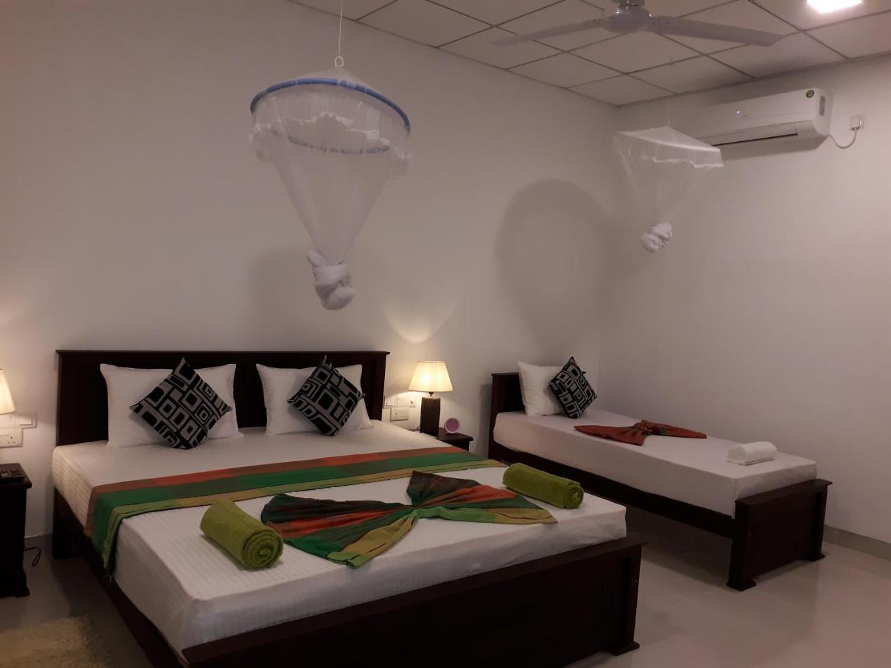 Sigiri Hibiscus Villa Sigiriya Buitenkant foto