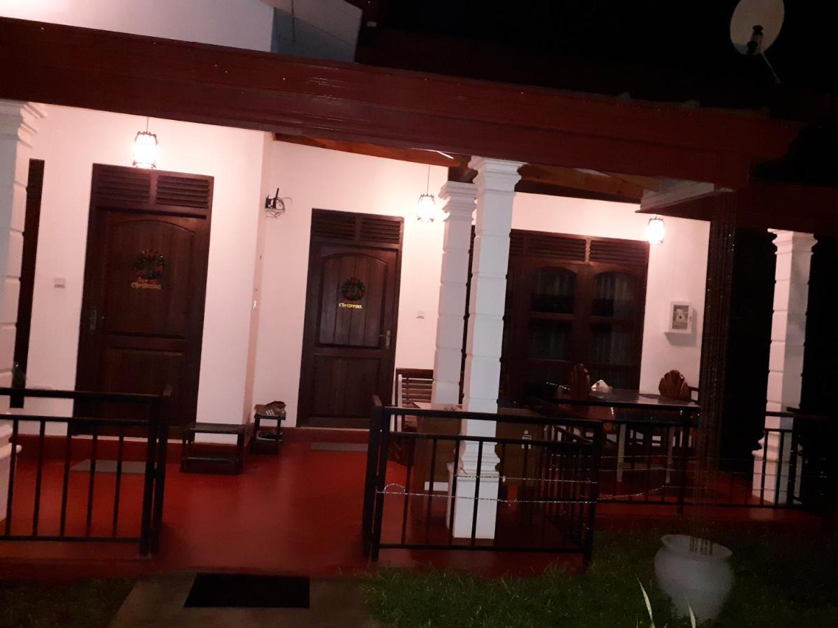 Sigiri Hibiscus Villa Sigiriya Buitenkant foto