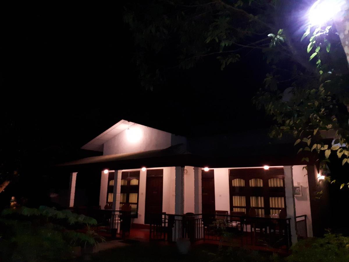 Sigiri Hibiscus Villa Sigiriya Buitenkant foto