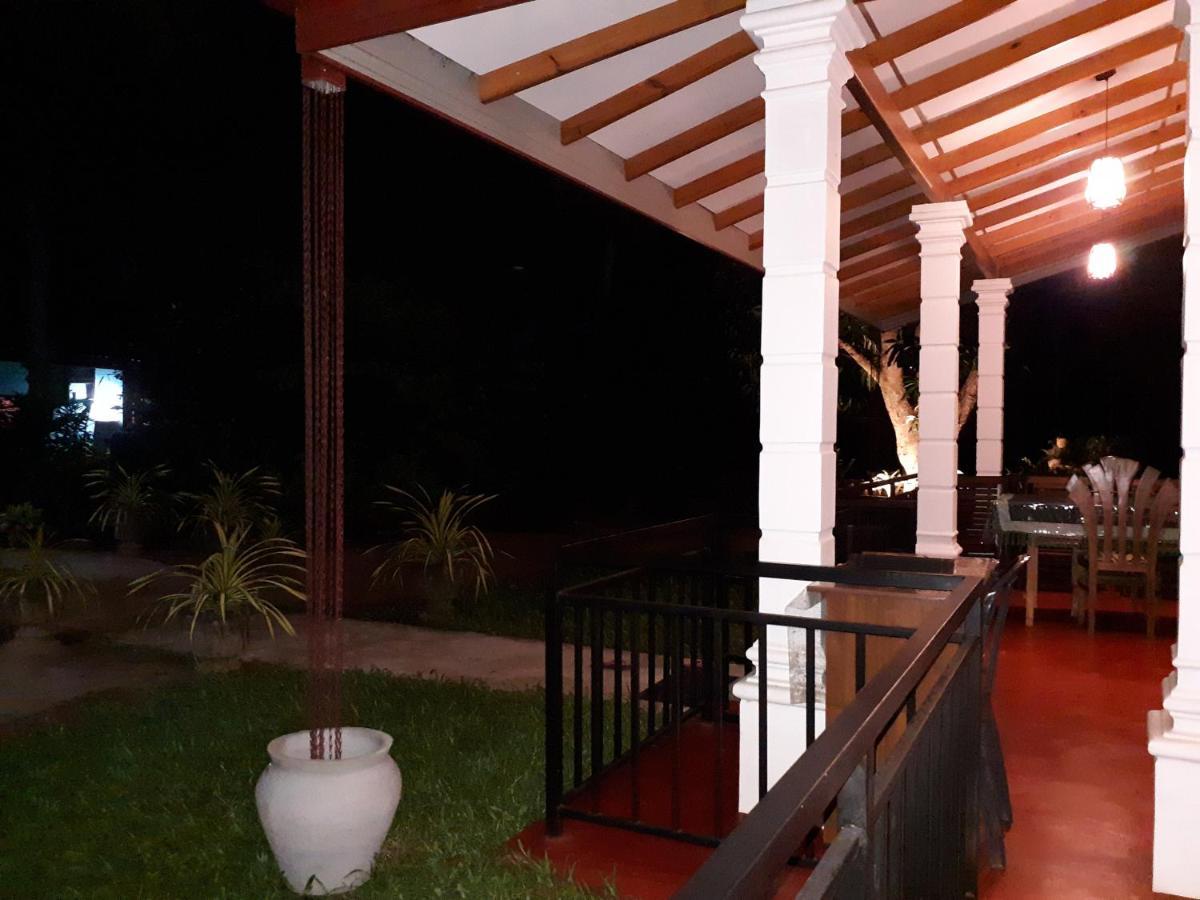 Sigiri Hibiscus Villa Sigiriya Buitenkant foto